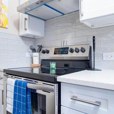 Gorgeous 2Br Condo W Parking Patio Coffee! YYC Eksteriør billede