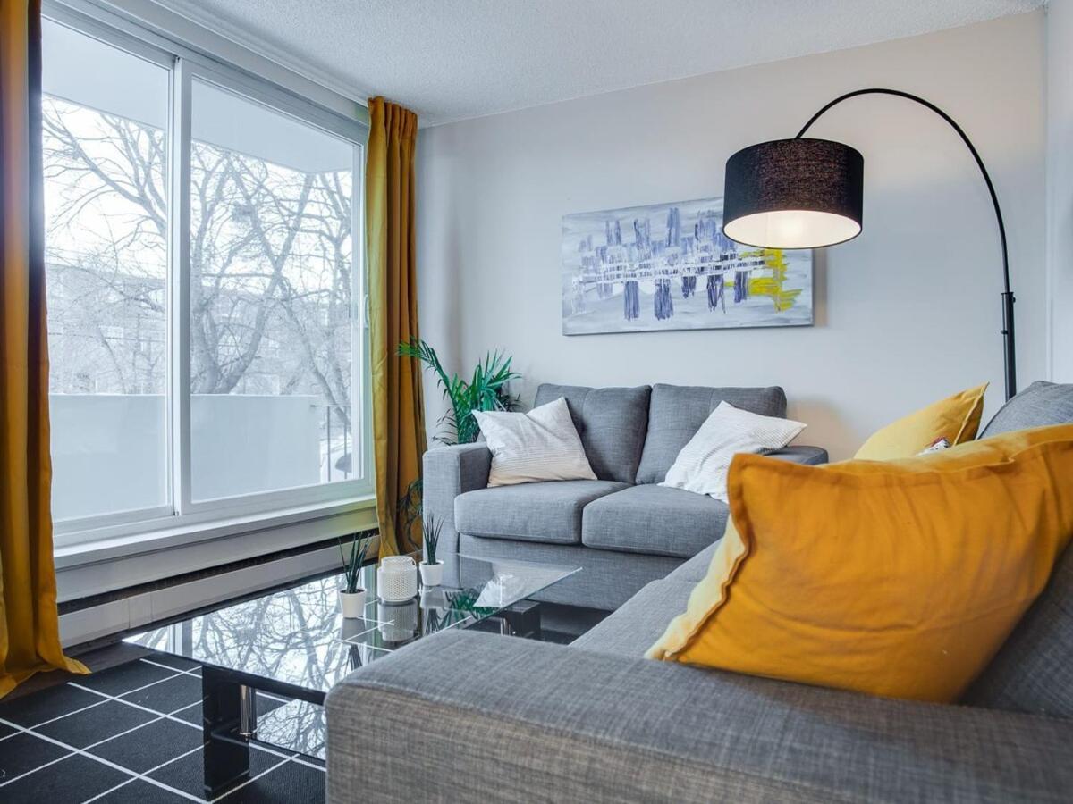 Gorgeous 2Br Condo W Parking Patio Coffee! YYC Eksteriør billede