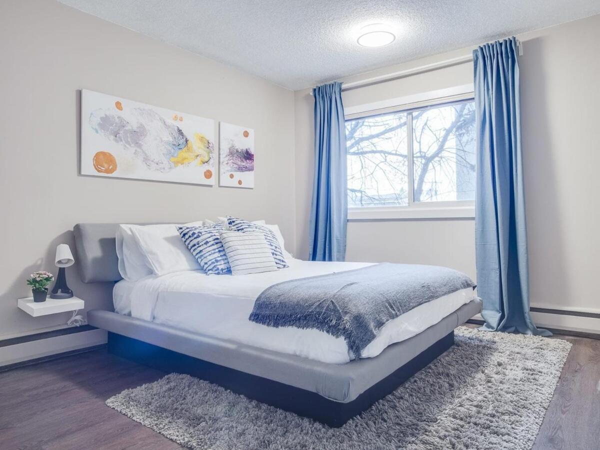 Gorgeous 2Br Condo W Parking Patio Coffee! YYC Eksteriør billede