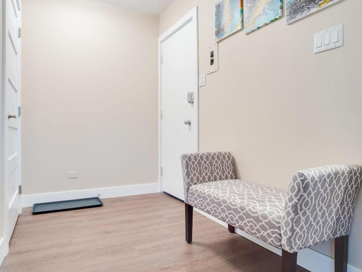 Gorgeous 2Br Condo W Parking Patio Coffee! YYC Eksteriør billede