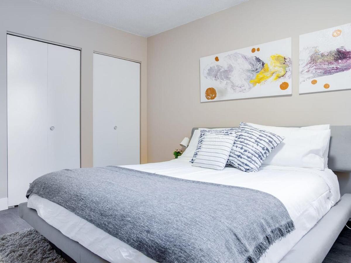 Gorgeous 2Br Condo W Parking Patio Coffee! YYC Eksteriør billede
