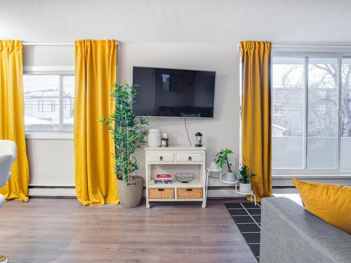 Gorgeous 2Br Condo W Parking Patio Coffee! YYC Eksteriør billede